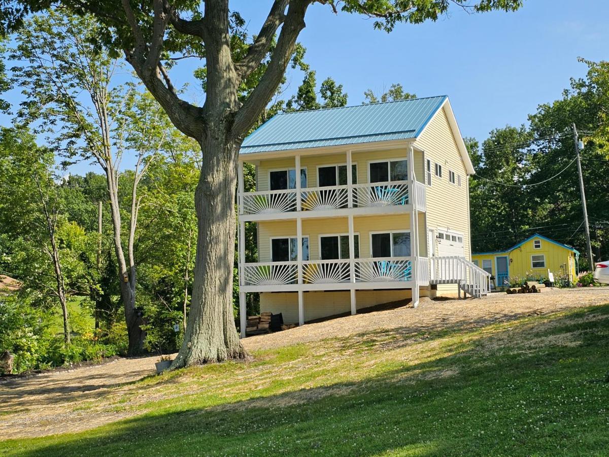 Seaside Lake-Front Cottage Madison Exterior photo